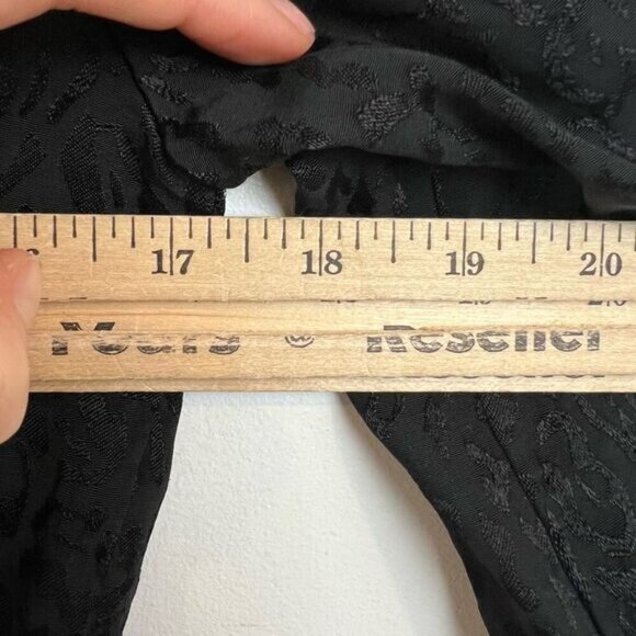 Buffalo David Bitton Womens S Black Animal V Neck Long Sleeve Blouse Top Blouse - Picture 8 of 15